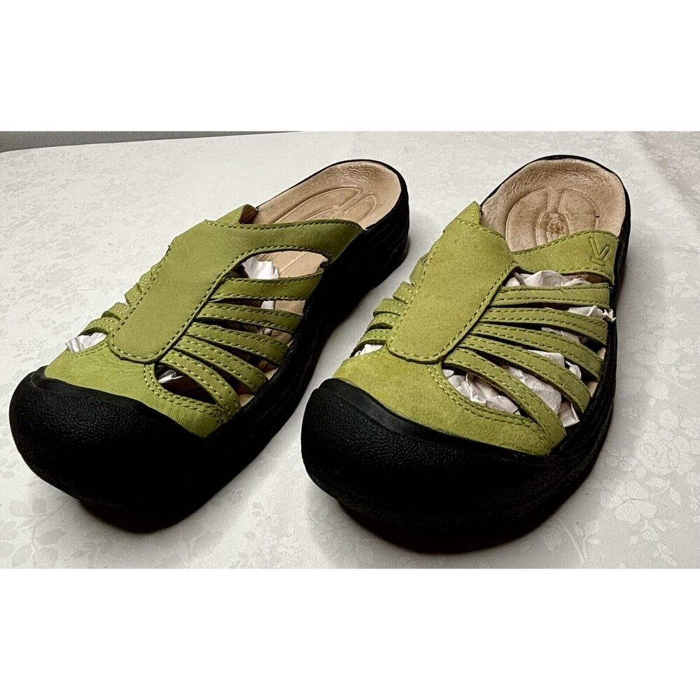 Green and Black Women's Slip-On Shoes